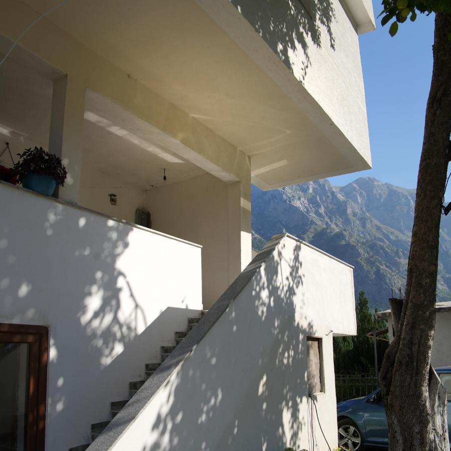 Guesthouse Skender Selimaj Βαλμπόνα Εξωτερικό φωτογραφία