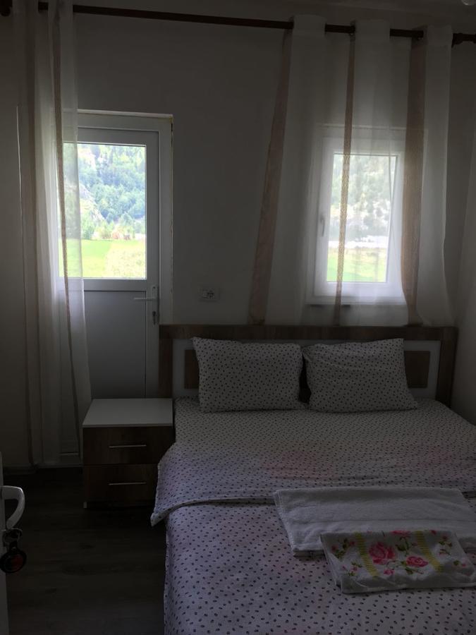 Guesthouse Skender Selimaj Βαλμπόνα Εξωτερικό φωτογραφία